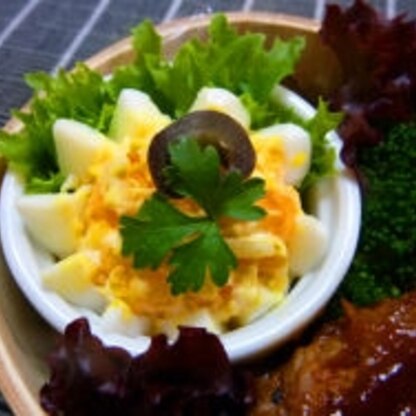 茹で卵をオシャレにお弁当に　タルタルフラワーエッグ
